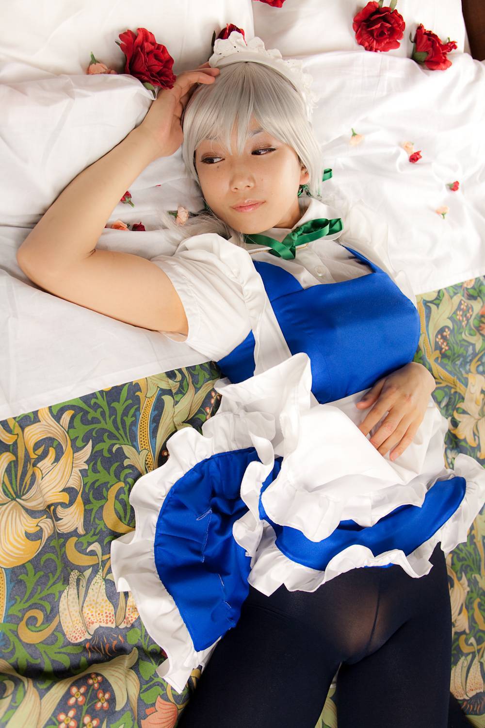 cosplay美女套图 c77 Sakuya Izayoi　白丝假发扮相(1)